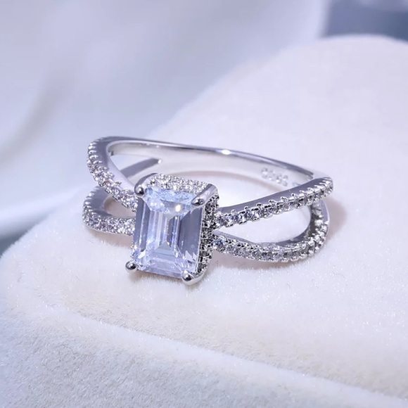 π Elegant Criss Cross S 925 Shiny Ring π - Picture 6 of 6